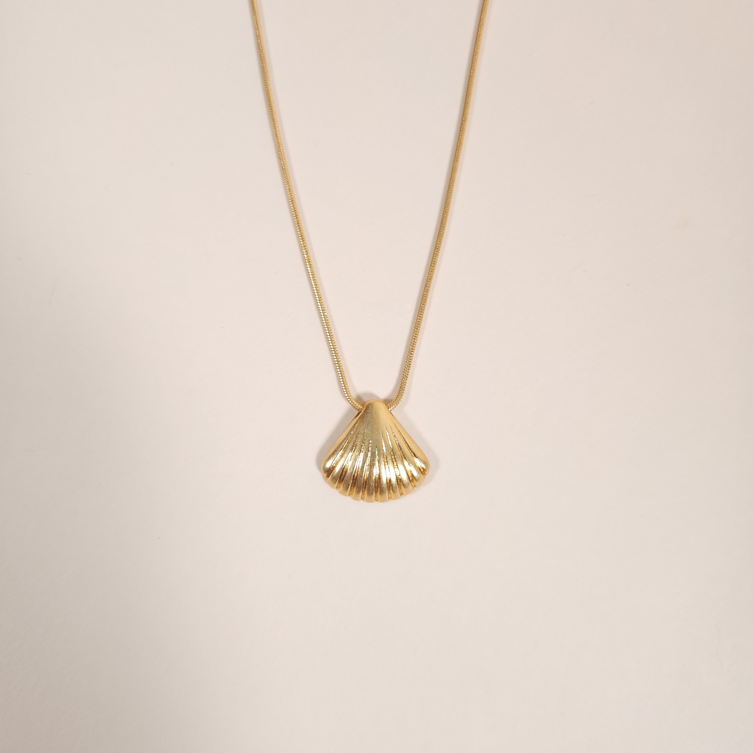 Coquille Mermaid Gold Shell Pendant Necklace for the Beach | Venus Loves Neptune