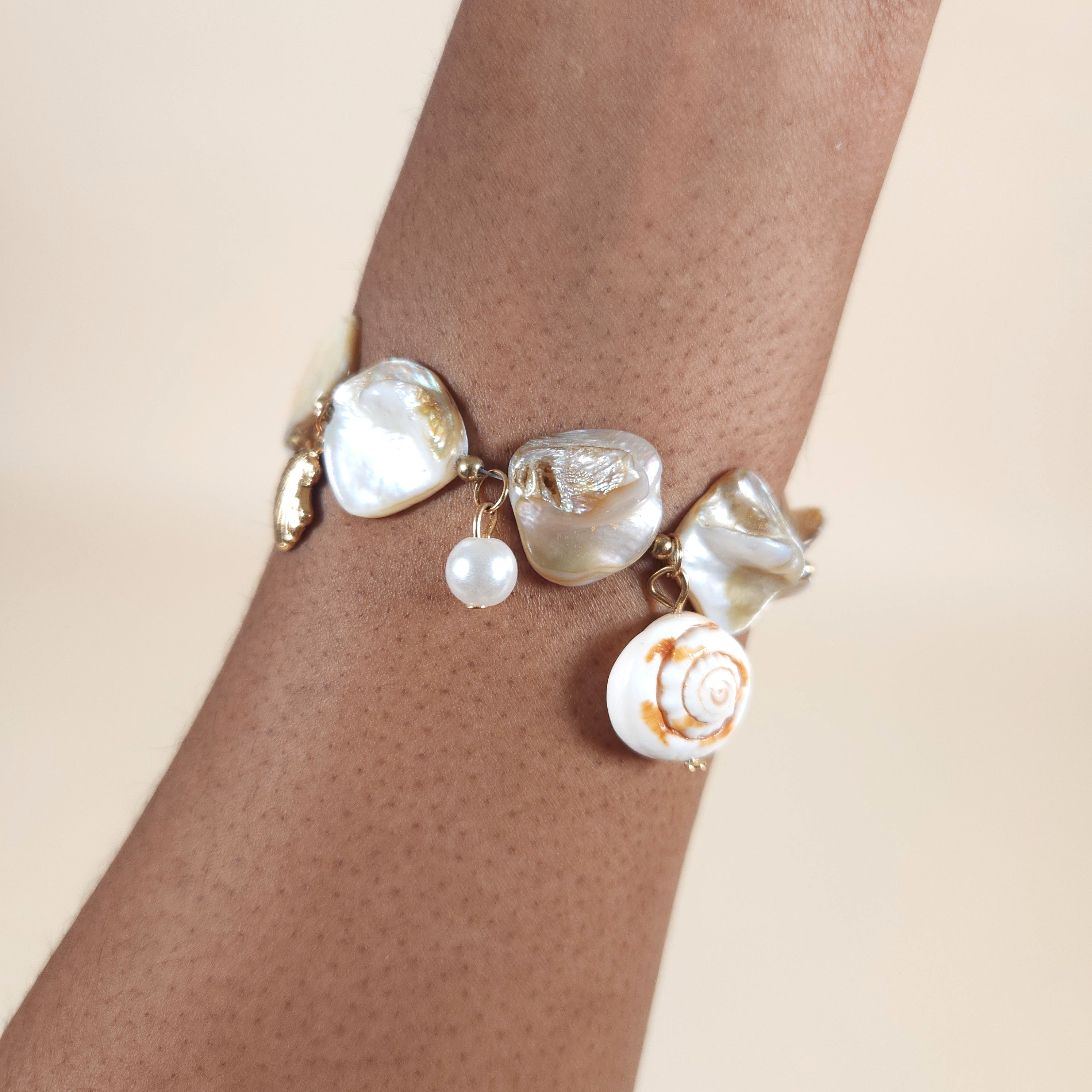 Estrella Mermaid Shell Starfish Charm Bracelet with Gold Chain | Venus Loves Neptune