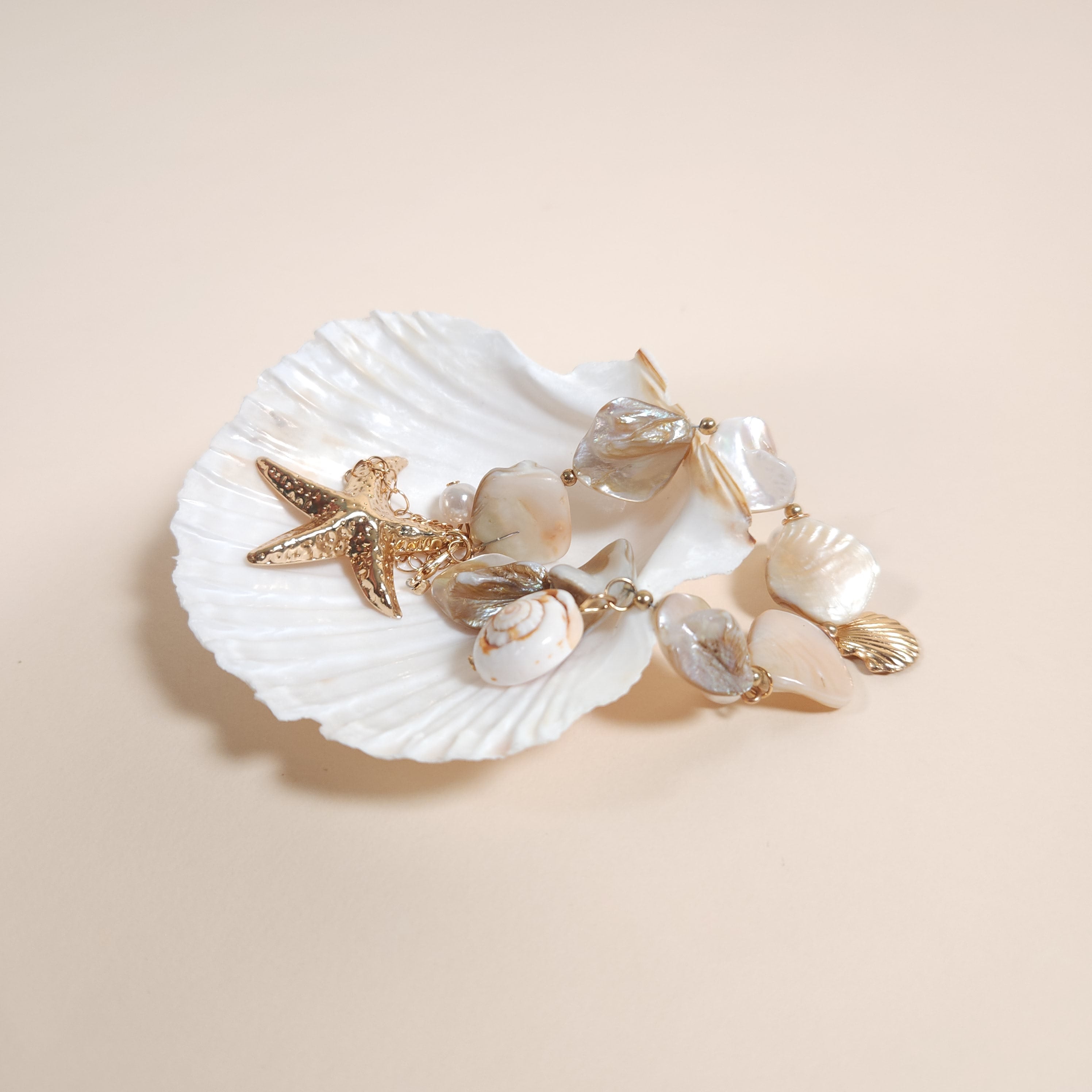 Estrella Mermaid Shell Starfish Charm Bracelet with Gold Chain | Venus Loves Neptune